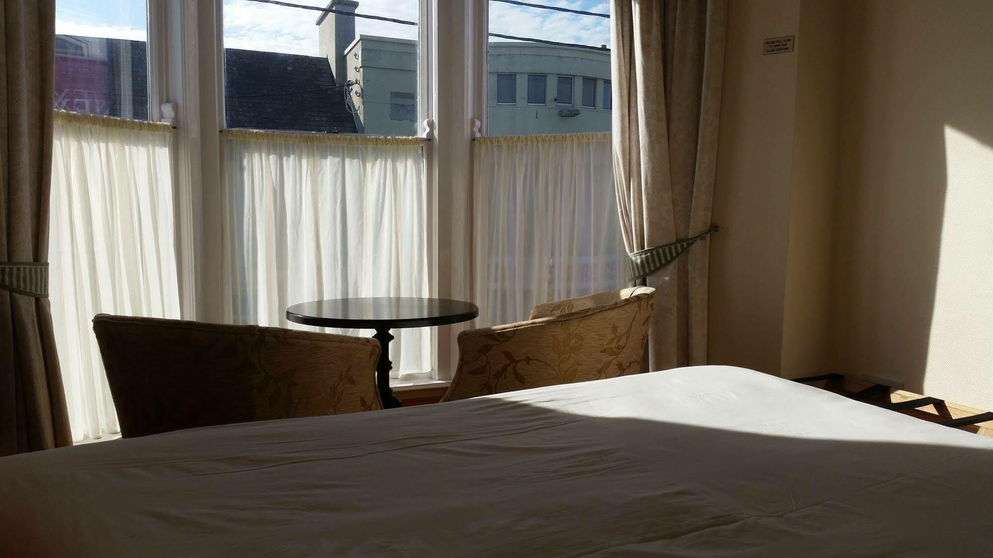 Myles Creek Hotel Kilkee Exterior foto